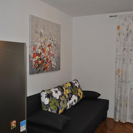 Apartment On The Square Makarska Esterno foto