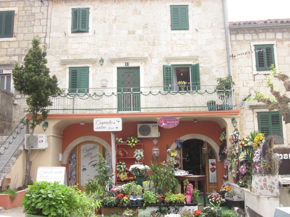Apartment On The Square Makarska Esterno foto