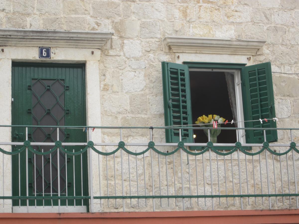 Apartment On The Square Makarska Esterno foto