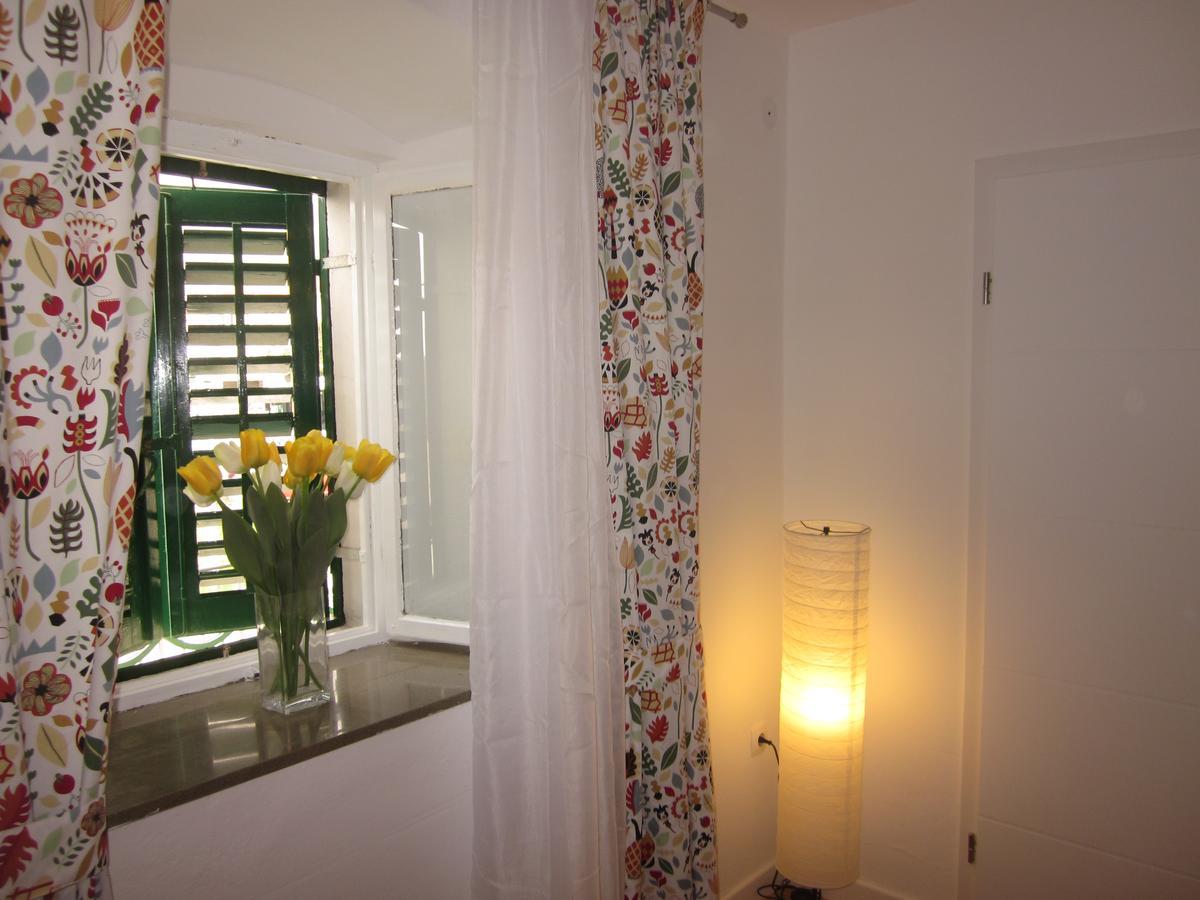 Apartment On The Square Makarska Esterno foto