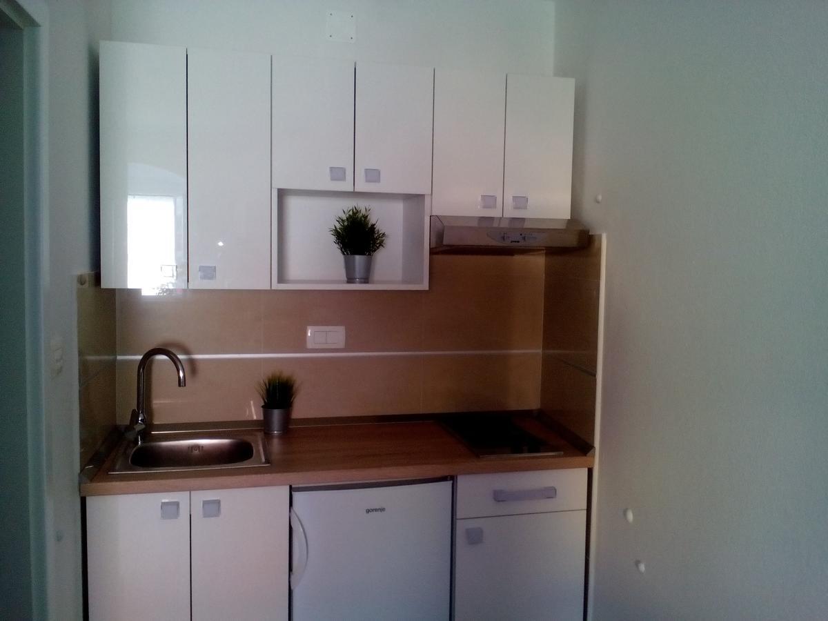 Apartment On The Square Makarska Esterno foto