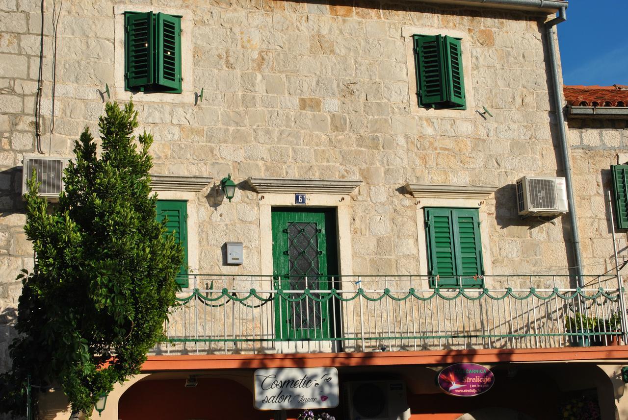 Apartment On The Square Makarska Esterno foto
