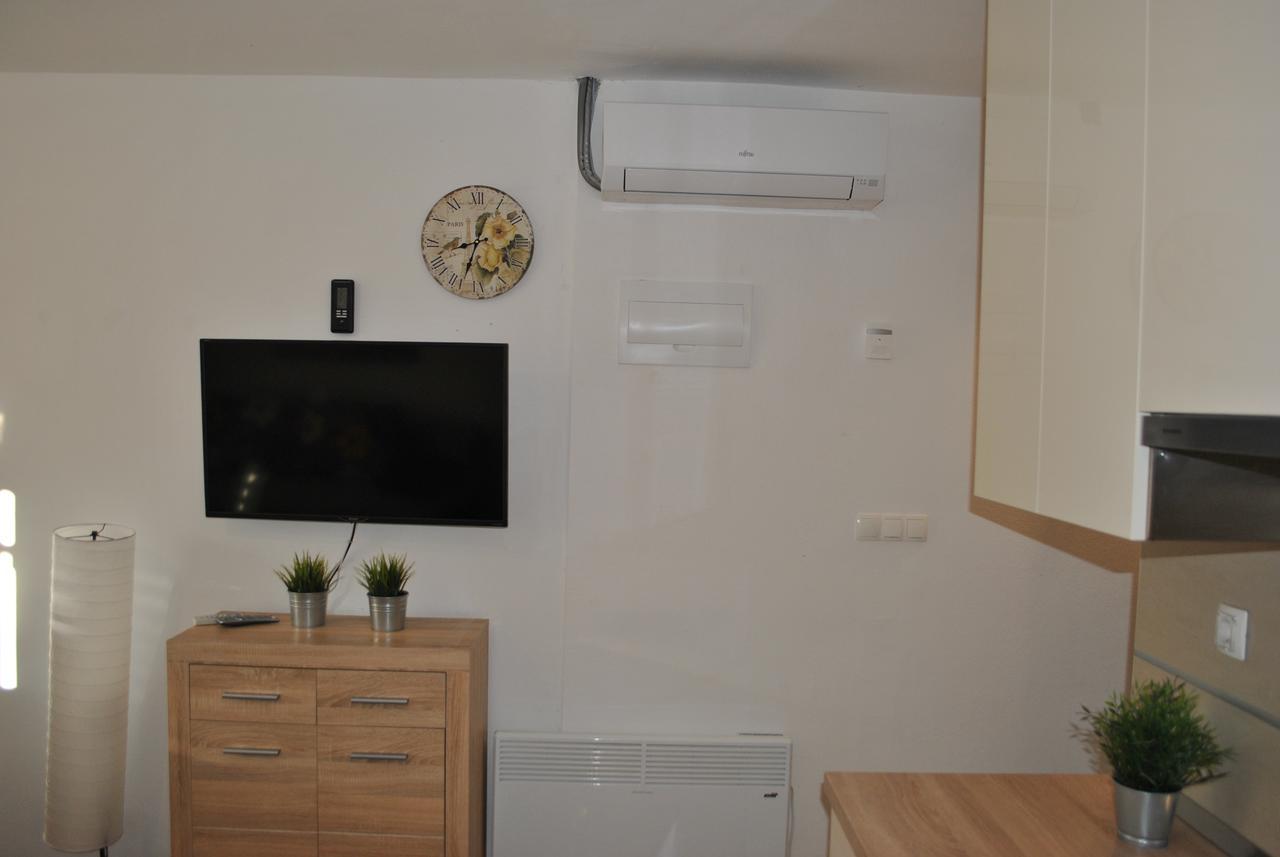 Apartment On The Square Makarska Esterno foto