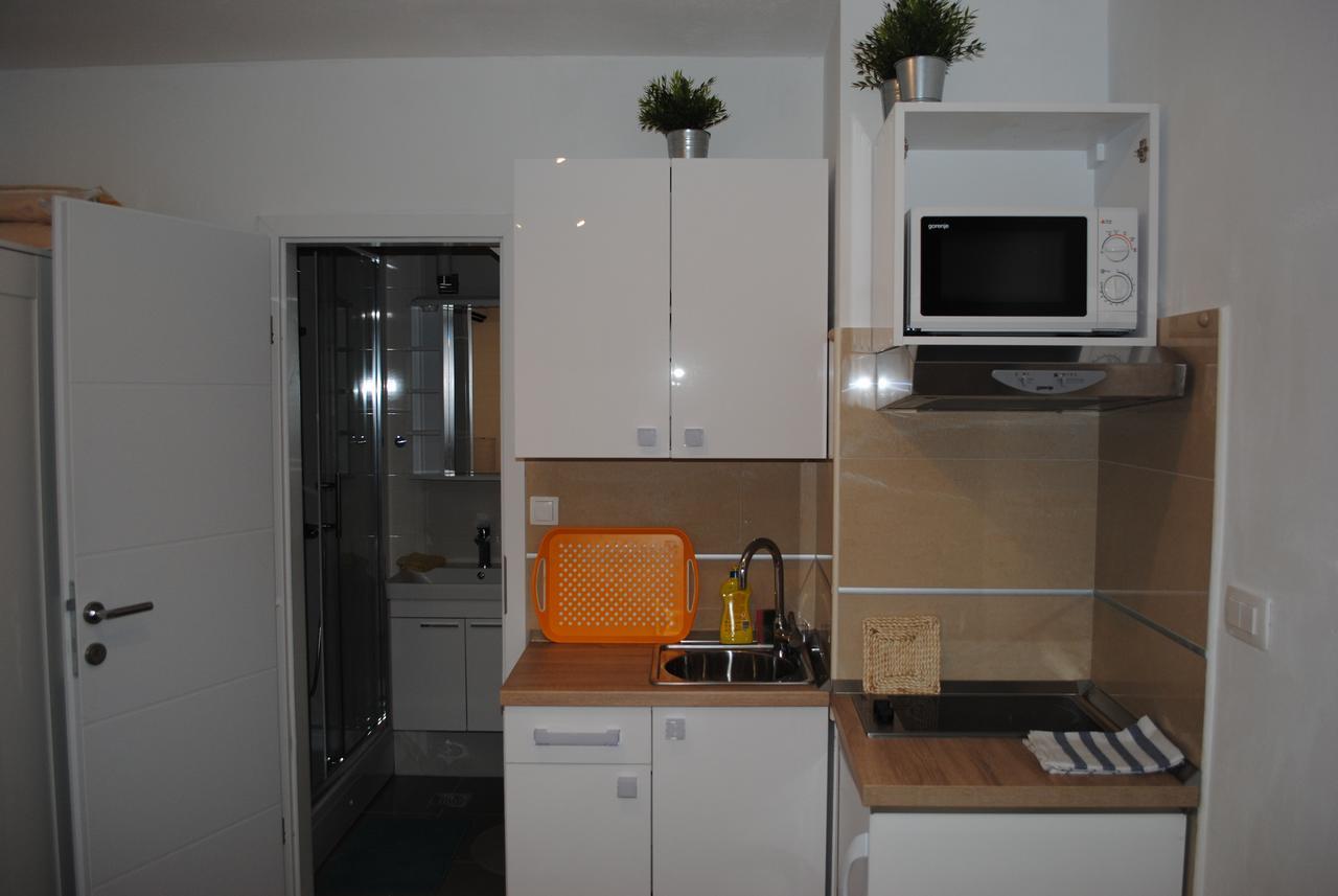 Apartment On The Square Makarska Esterno foto